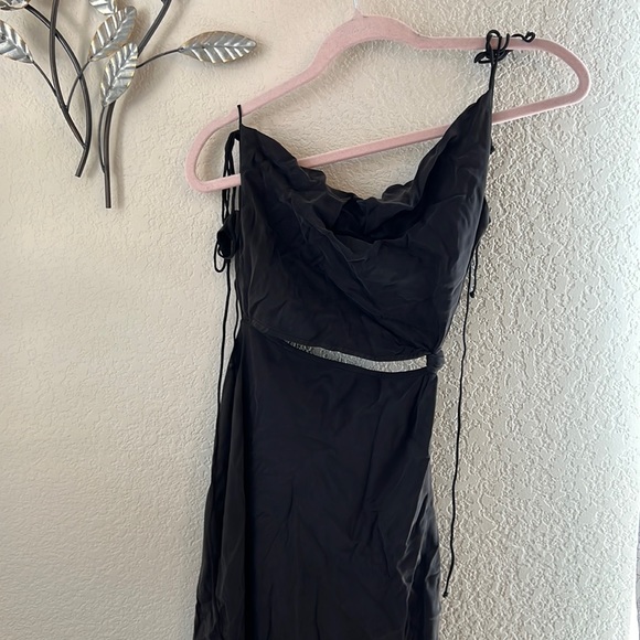 For love and lemons Kyra Cut Out Maxi Dress in Black - Picture 4 of 16